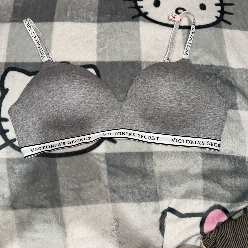 Victoria's Secret Gray wireless bra